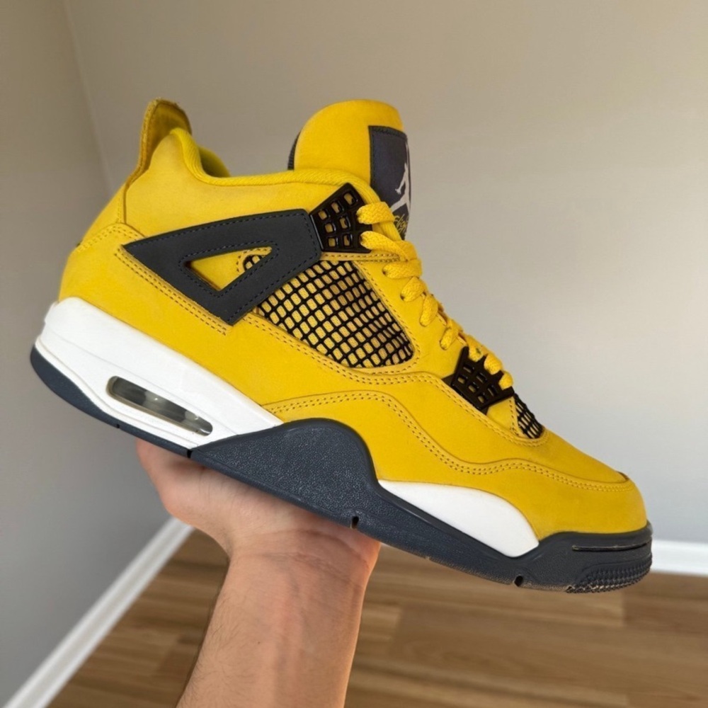 Air Jordan 4 Retro